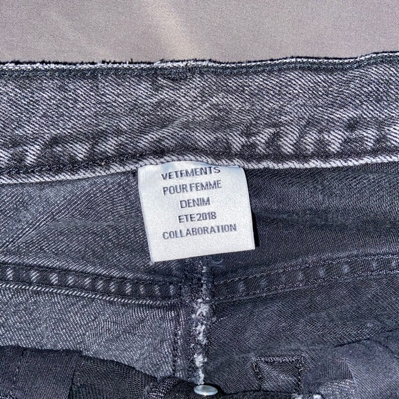COPY - Levi’s X Vetements Two Toned - Picture 4 of 5